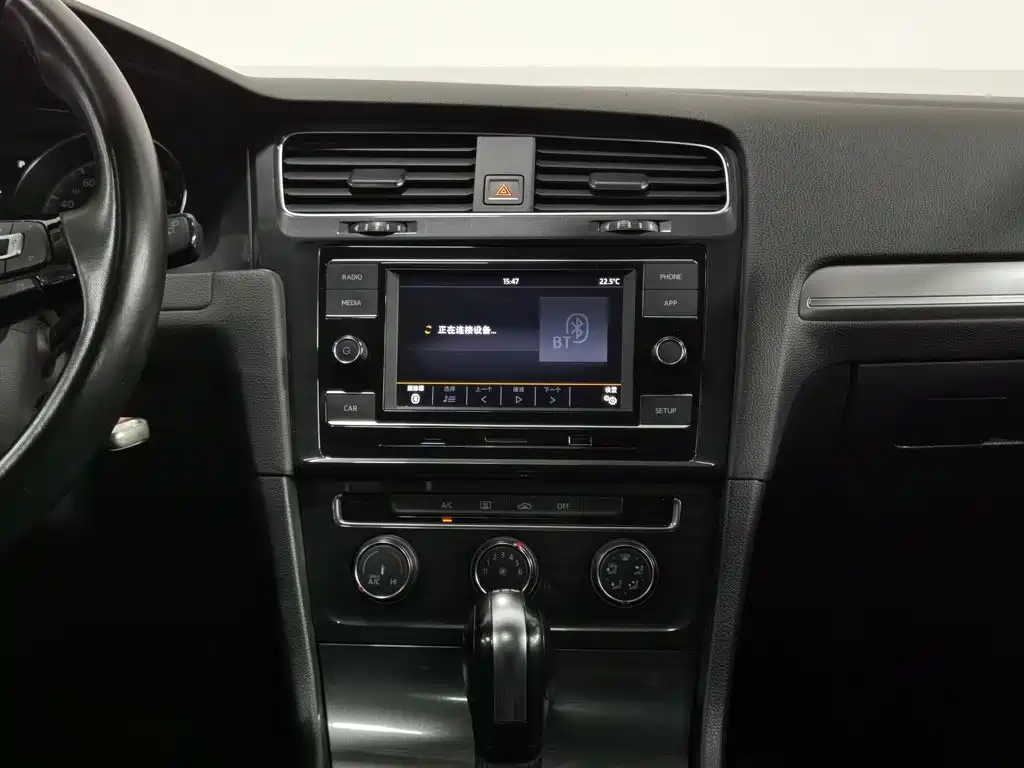 Volkswagen Golf — миниатюра 12