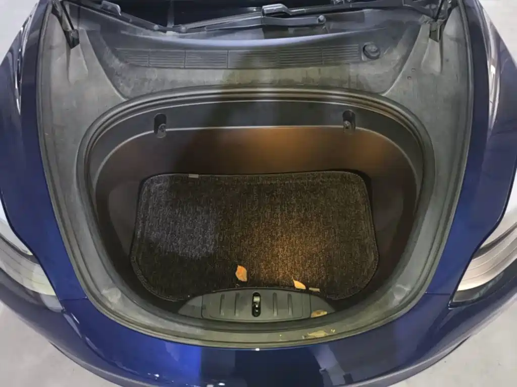 Tesla Model 3 — миниатюра 20