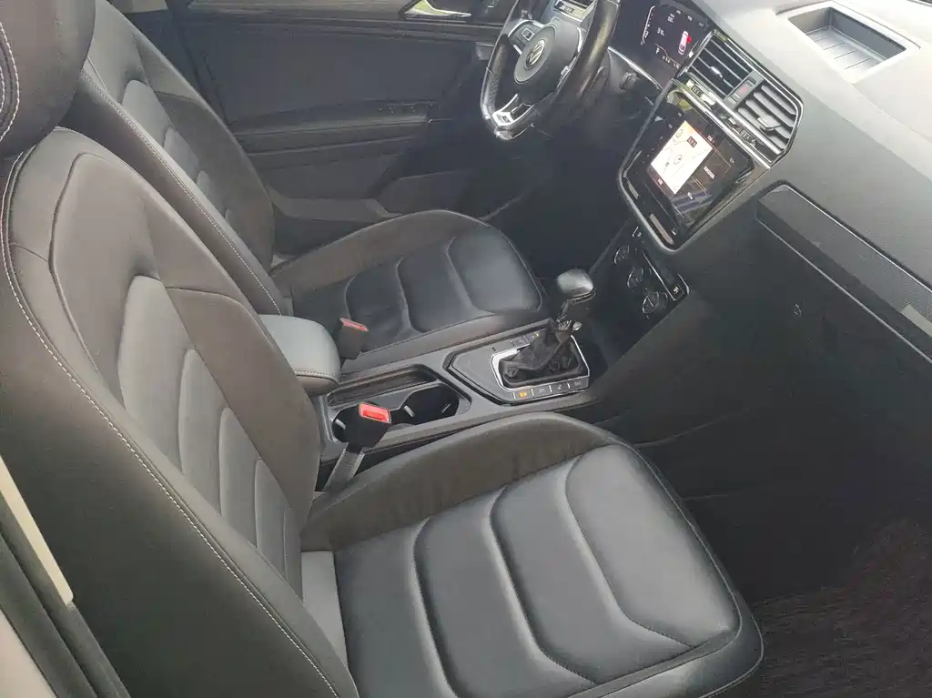 Volkswagen Tiguan L — миниатюра 11