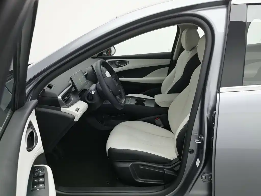 BYD Seal 05 DM-i — миниатюра 10