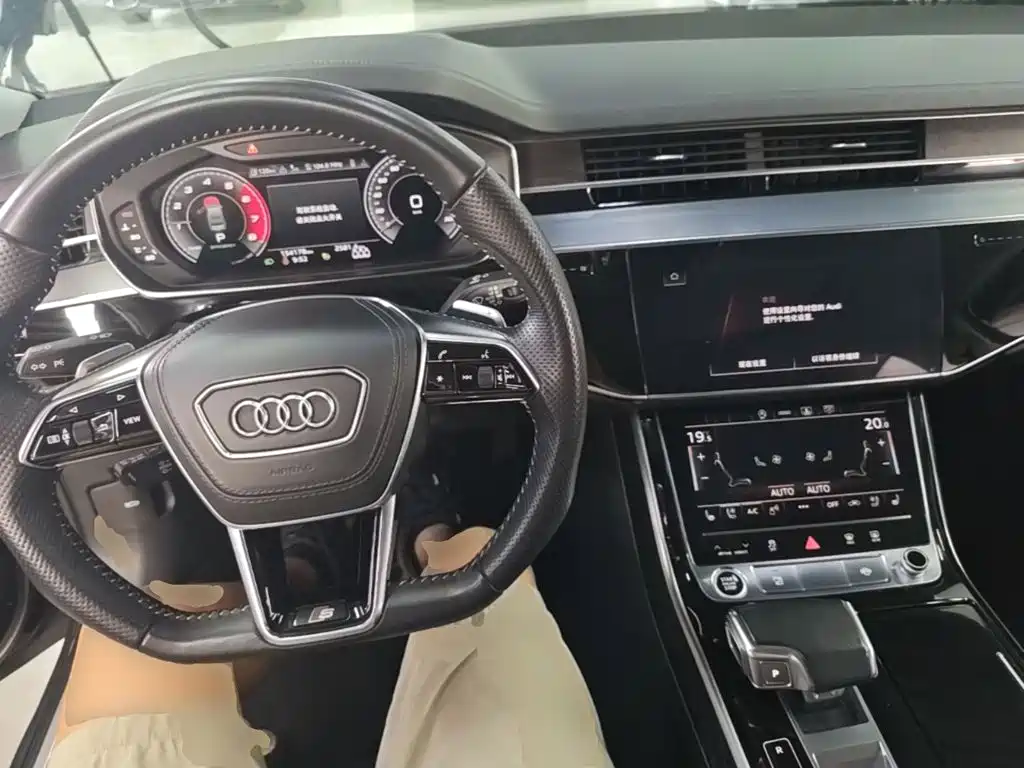 Audi A8 — миниатюра 10