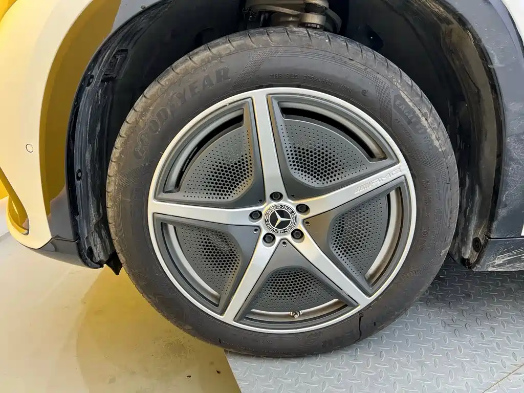 Mercedes-Benz EQS SUV — миниатюра 5