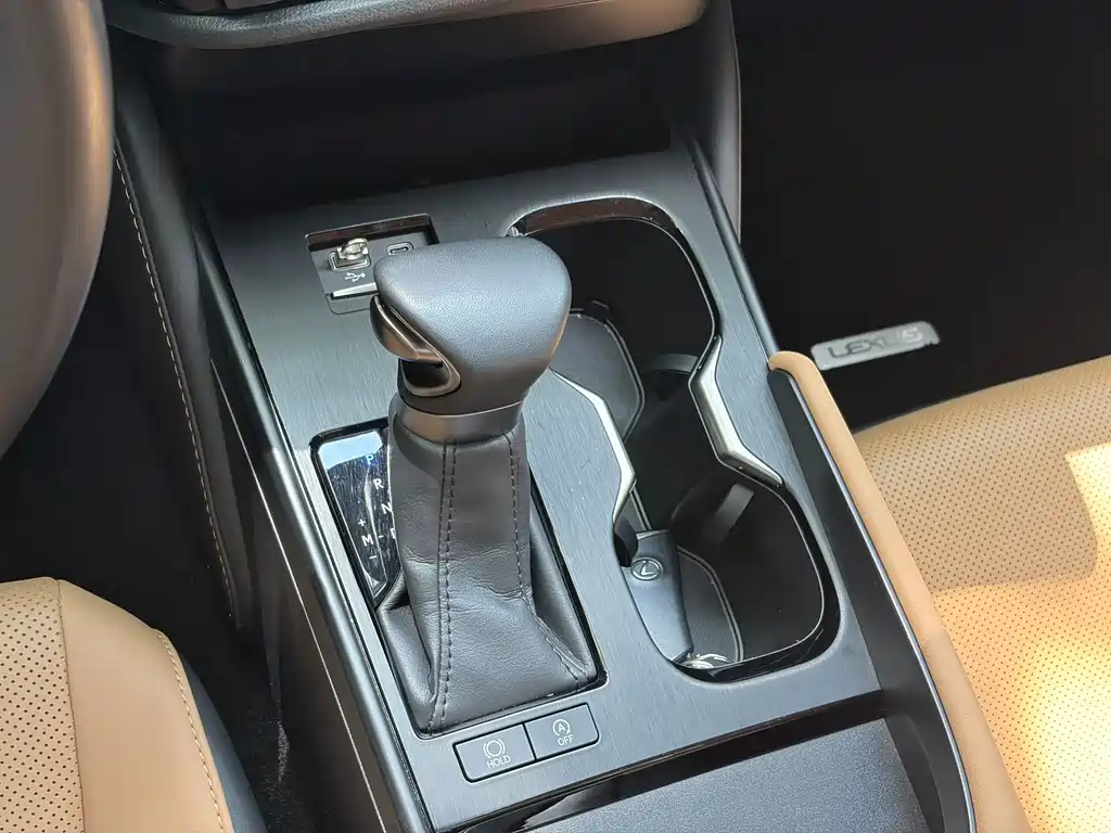 Lexus ES — миниатюра 21
