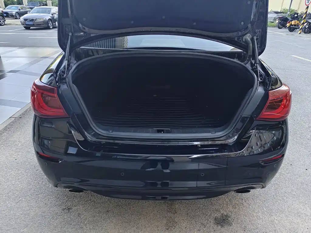 Infiniti Q70 2017 Q70L 2.5L Enjoy