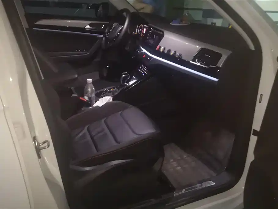 Volkswagen Tayron 2021 330TSI 3