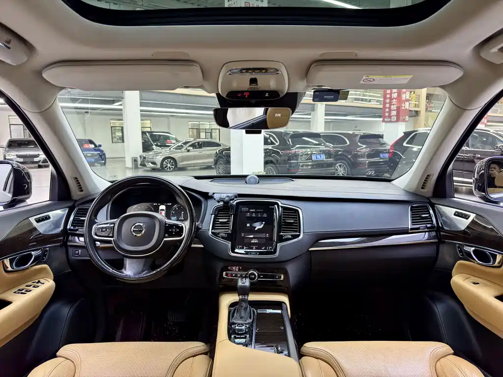 Volvo XC90 — миниатюра 6