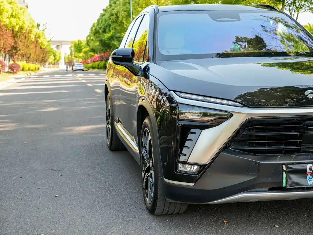 NIO ES8 2020 580KM мест