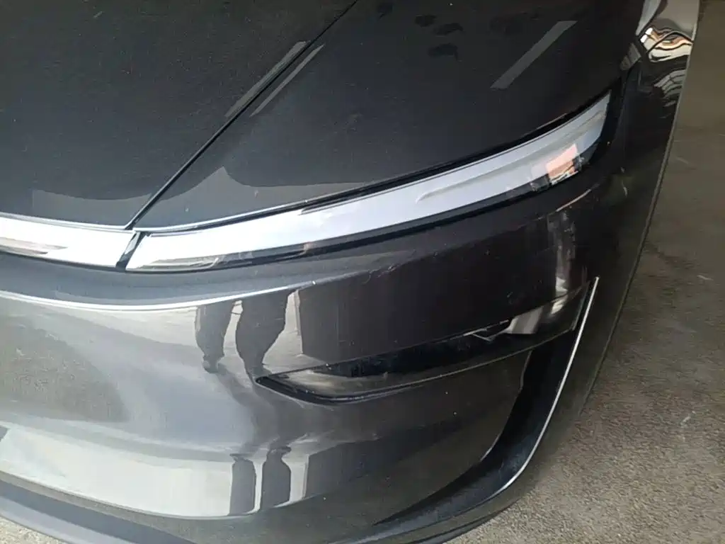Tesla Model Y — миниатюра 24