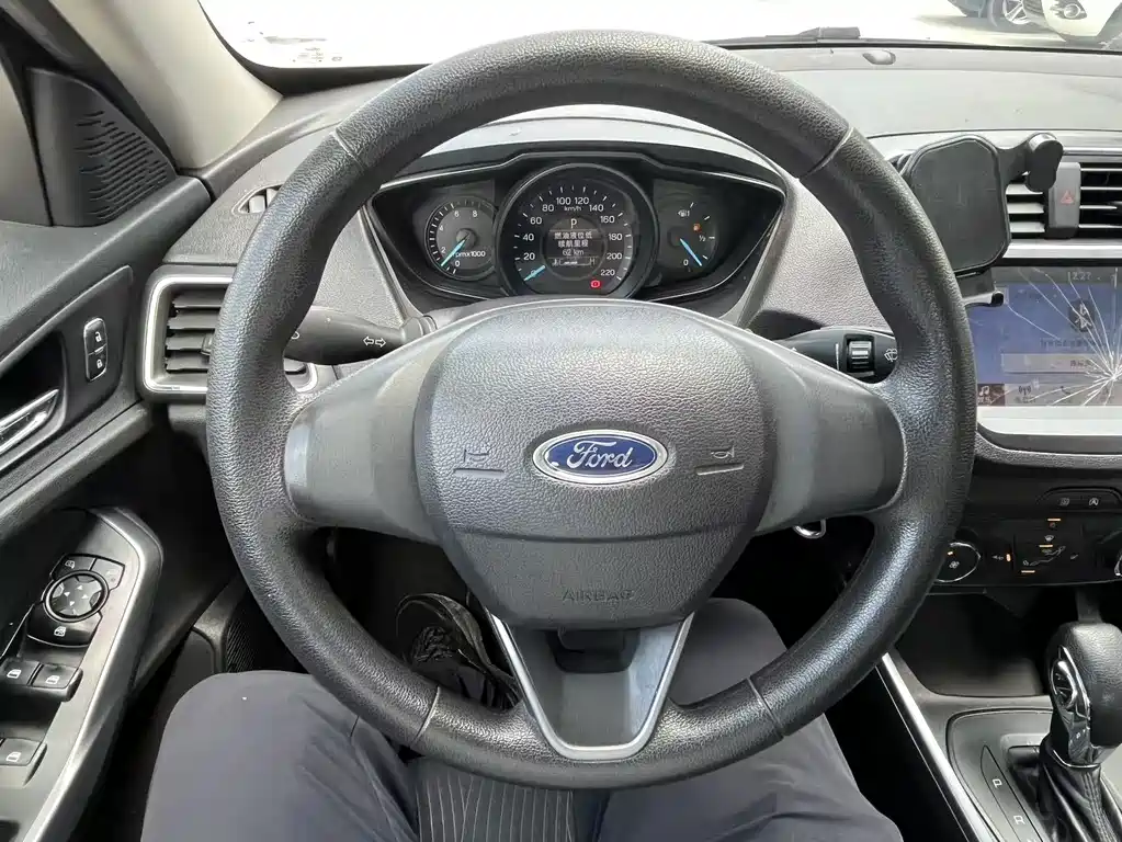 Ford Escort — миниатюра 8