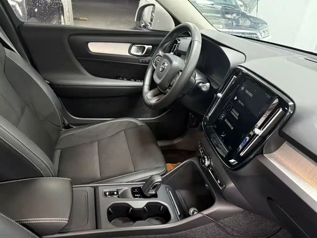 Volvo XC40 — миниатюра 16