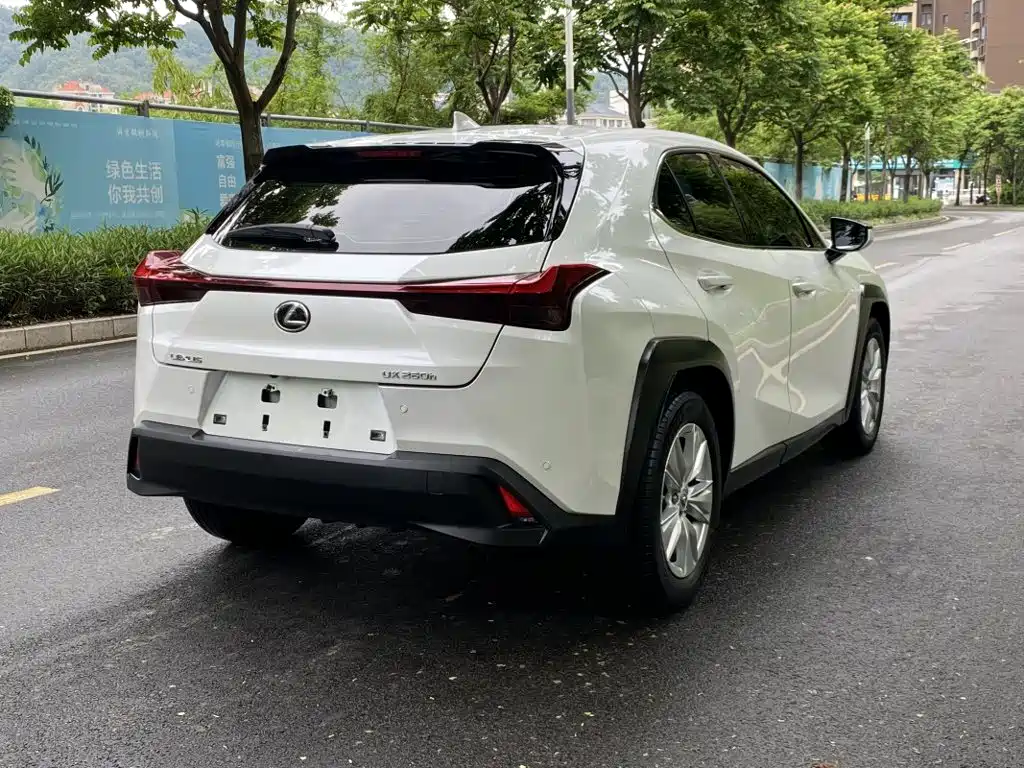 Lexus UX — миниатюра 17