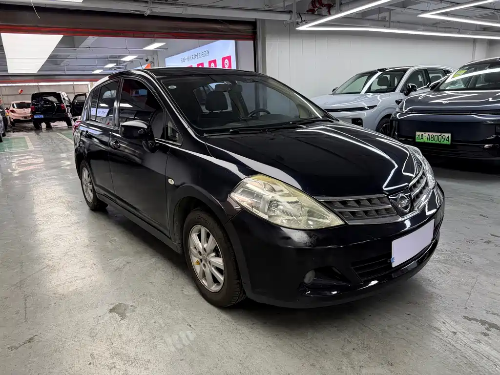 Nissan Tiida — миниатюра 3