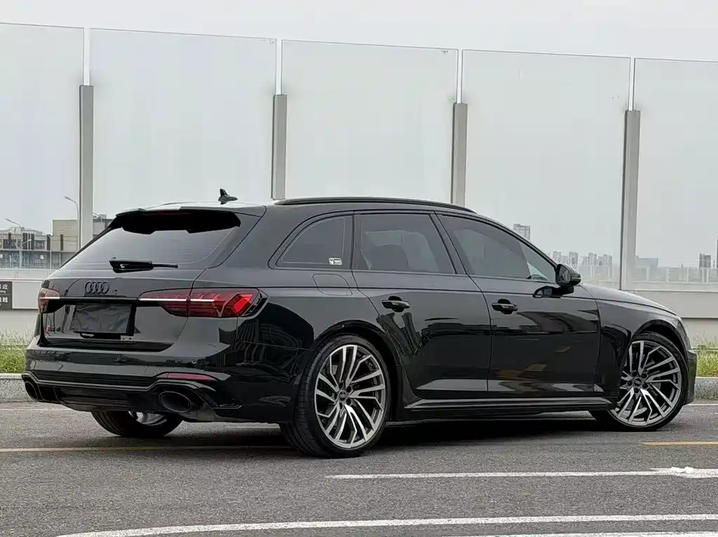 Audi RS 4 — миниатюра 3