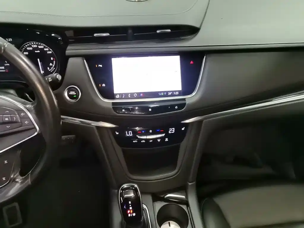Cadillac XT5 — миниатюра 13