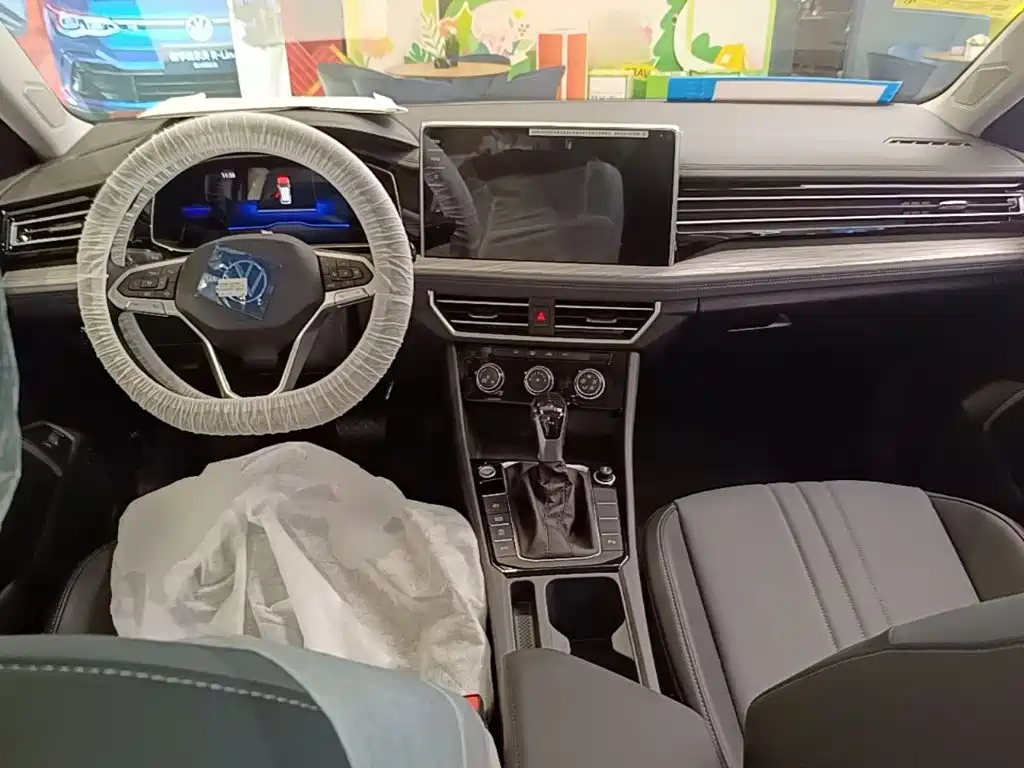 Volkswagen Sagitar 2026 3000 300TSI DSG