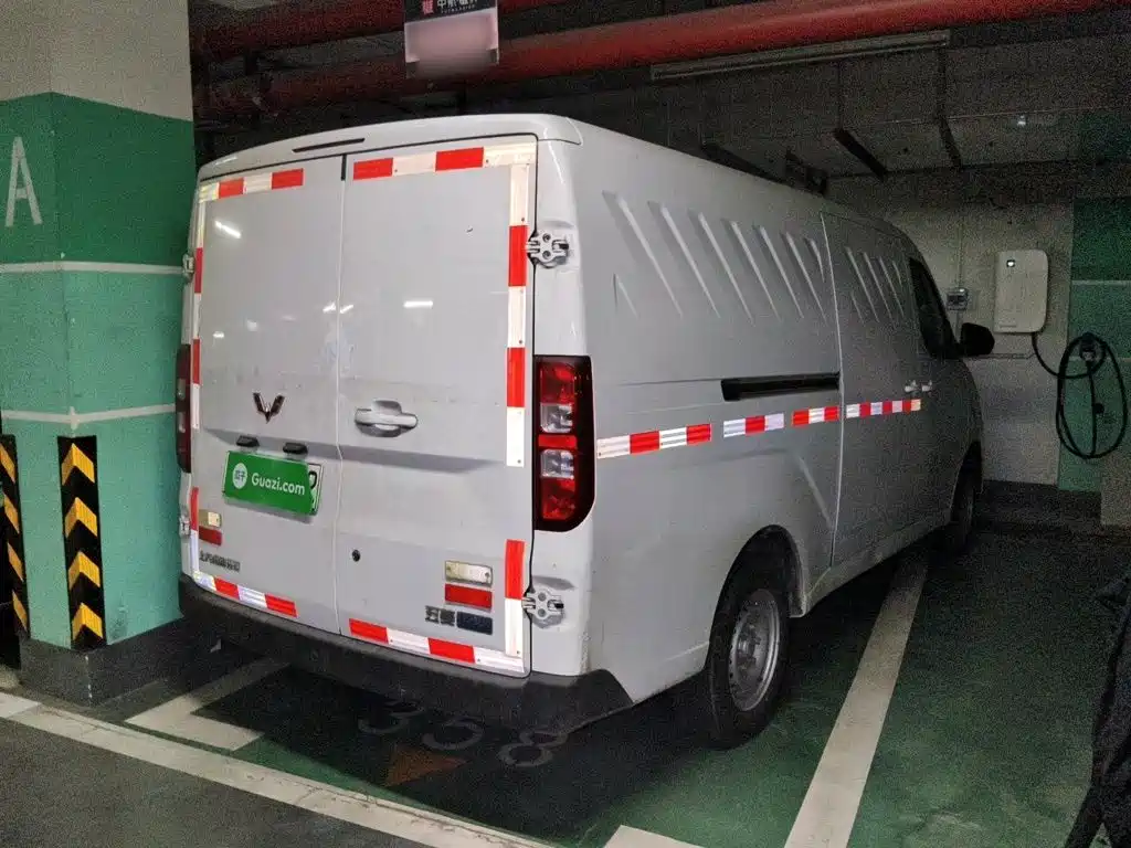 Wuling Yangguang — миниатюра 5