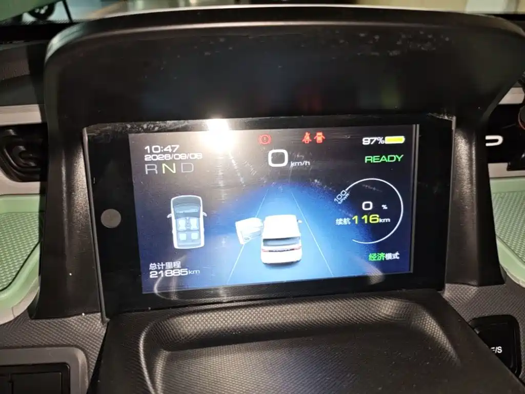 Wuling MINIEV — миниатюра 12
