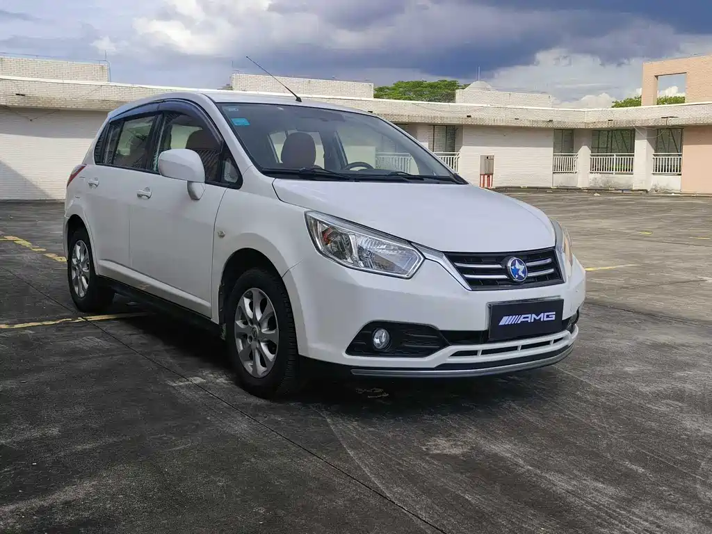Venucia R50 2016 1.6L MT Elite