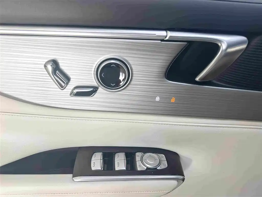 Buick GL8 Hybrid — миниатюра 16