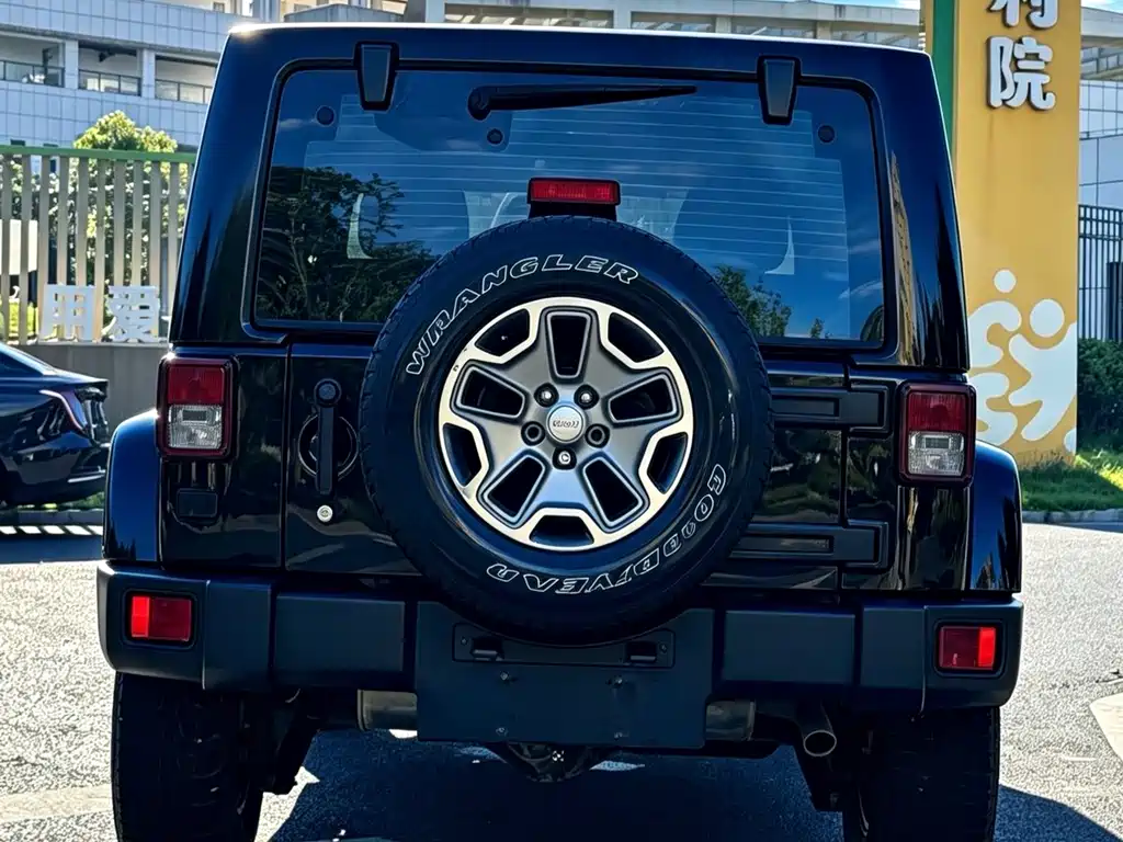 Jeep Wrangler — миниатюра 7