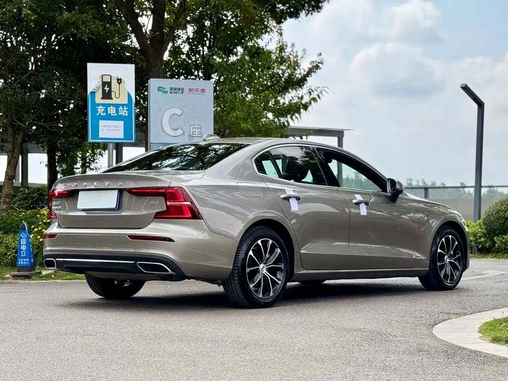 Volvo S60 — миниатюра 9