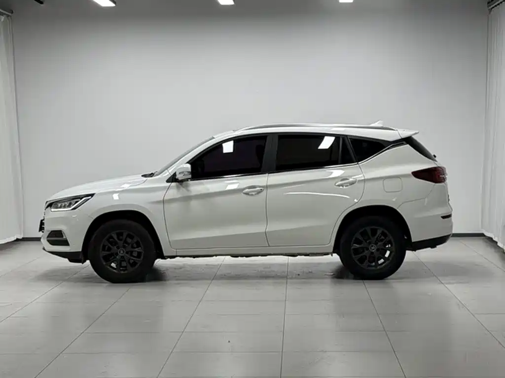 BYD Song — миниатюра 2