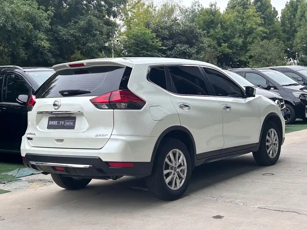 Nissan X-Trail — миниатюра 5