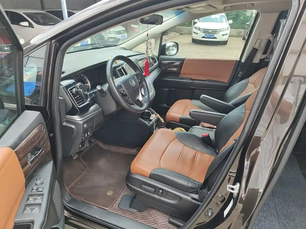 Honda Elysion — миниатюра 15