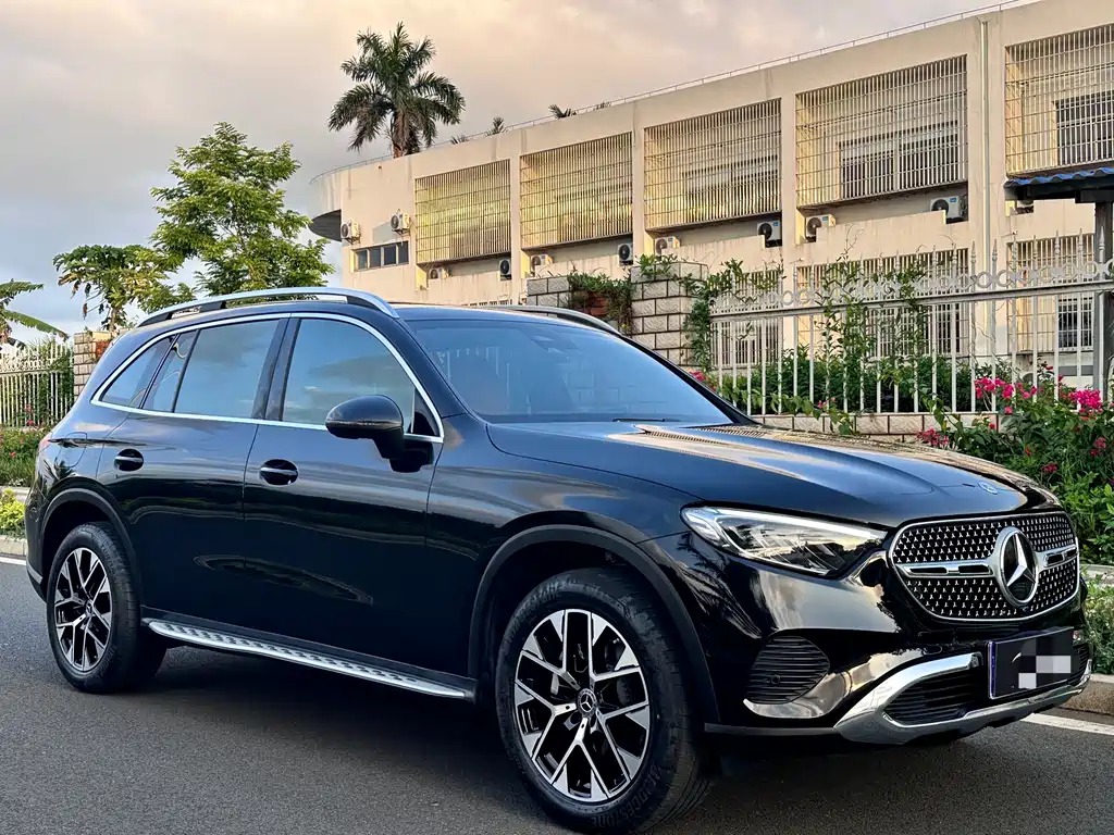 Mercedes-Benz GLC 2023 GLC 260 L 4MATIC 5 мест