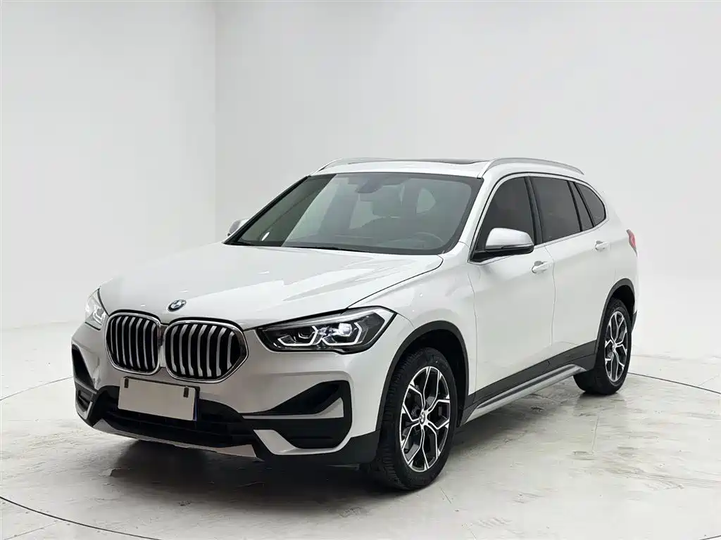 Купить BMW X1