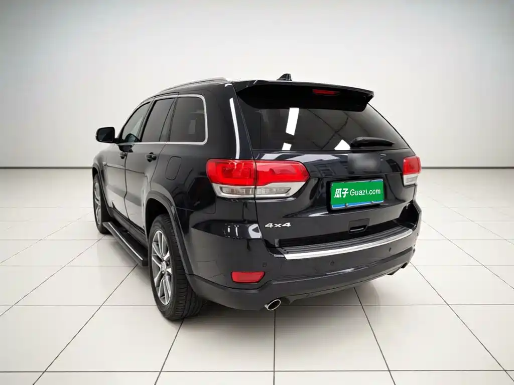 Jeep Grand Cherokee (Import) — миниатюра 4