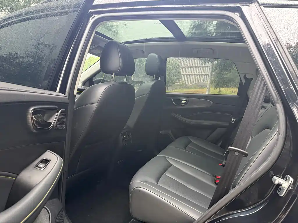 Roewe RX5 — миниатюра 8