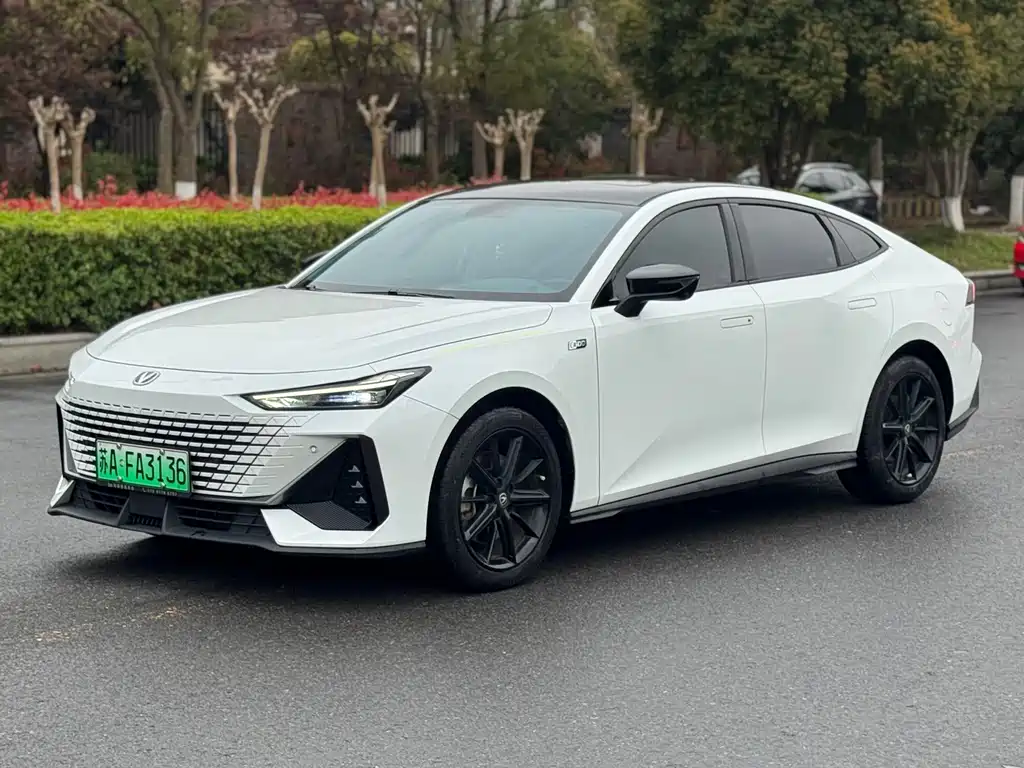 Changan UNI-V iDD 2023