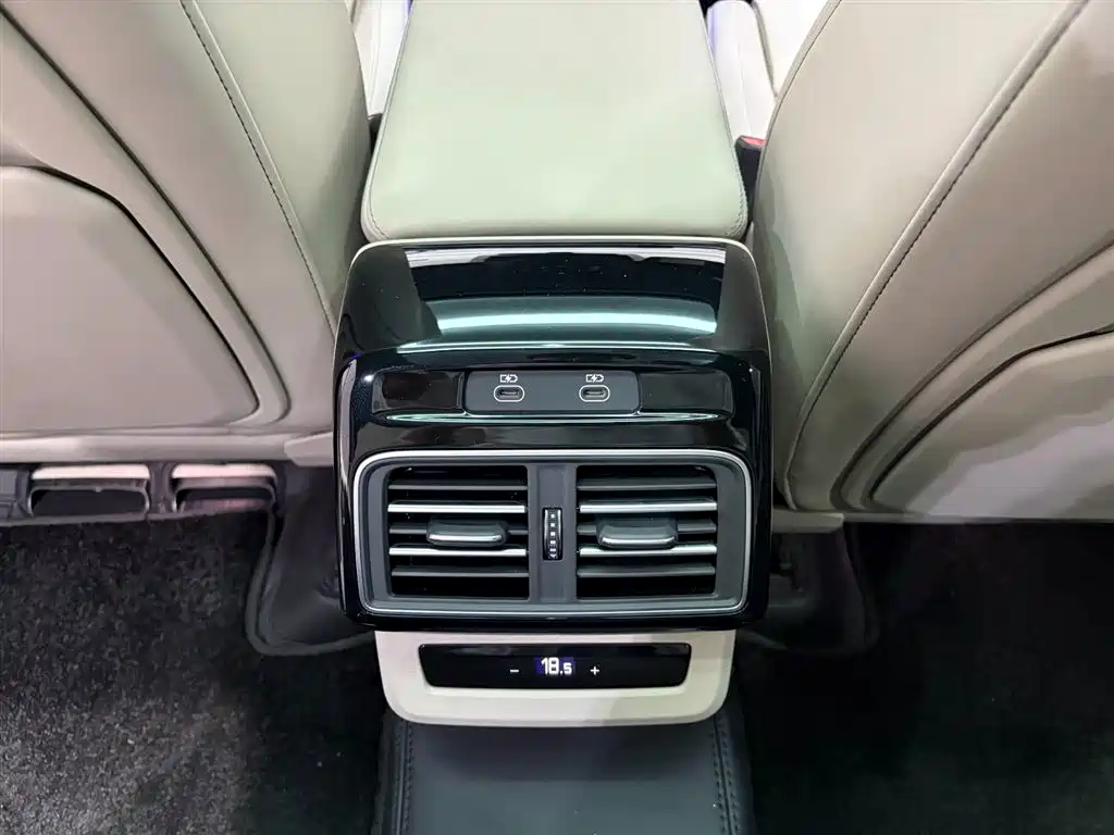 Audi Q5L — миниатюра 11