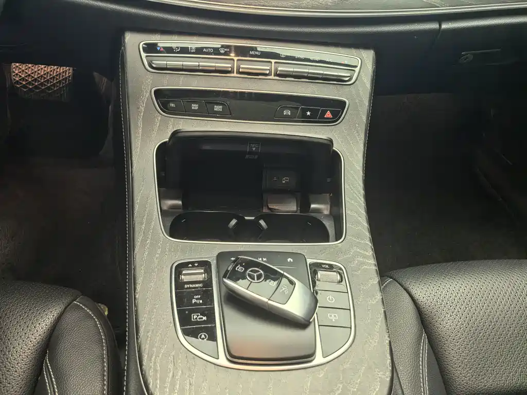 Mercedes-Benz E-Class — миниатюра 16