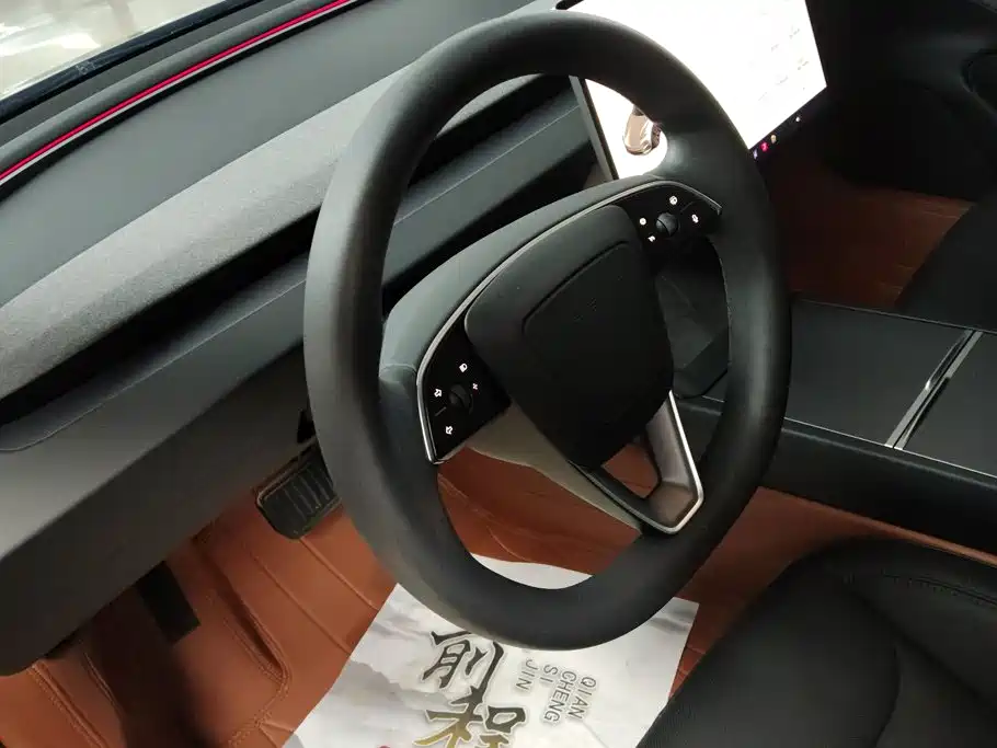 Tesla Model 3 — миниатюра 15