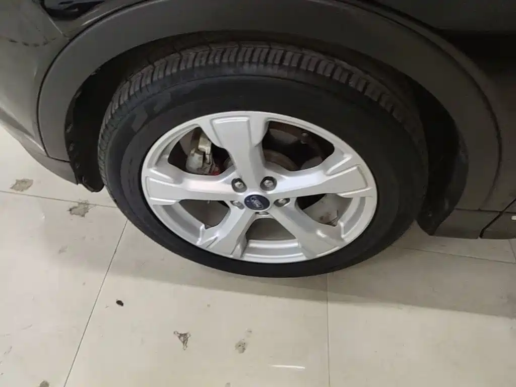 Ford Kuga — миниатюра 23