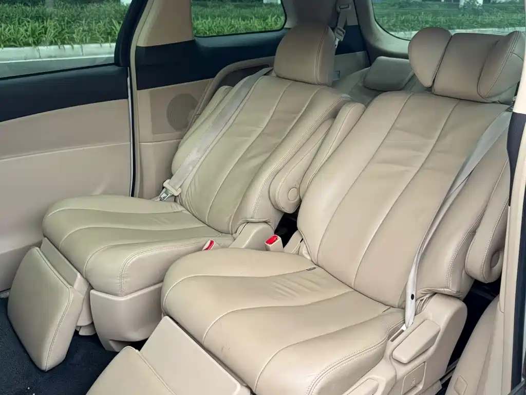 Toyota Previa 2018 2.4L Luxury