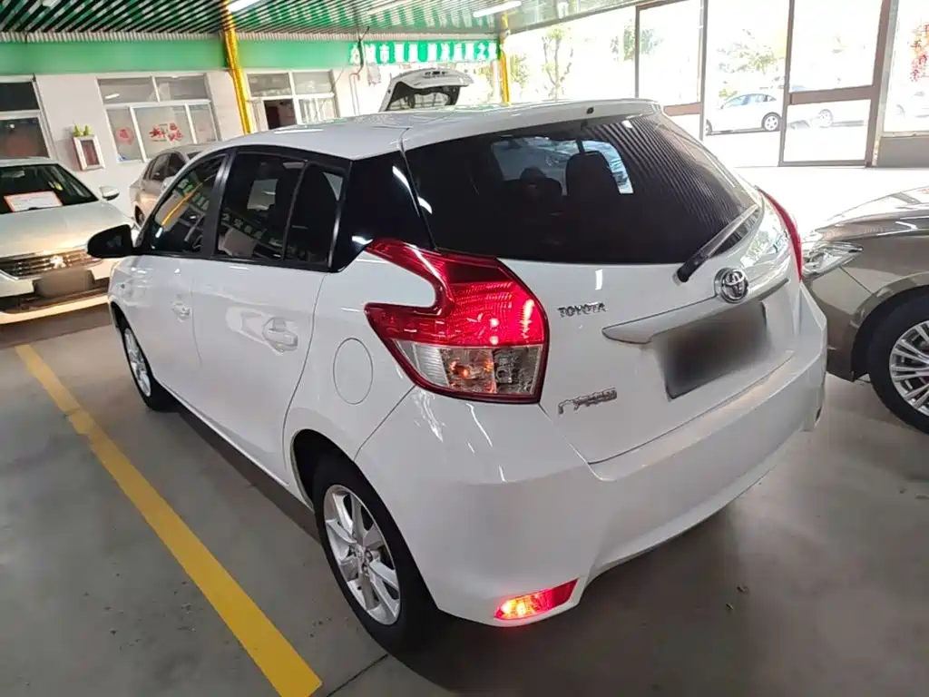Toyota Yaris L — миниатюра 5
