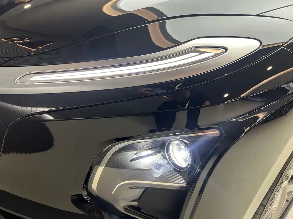 Hongqi Hongqi E-QM5 — миниатюра 18