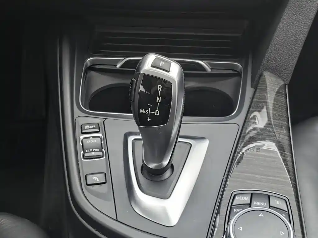 BMW 3 Series — миниатюра 13