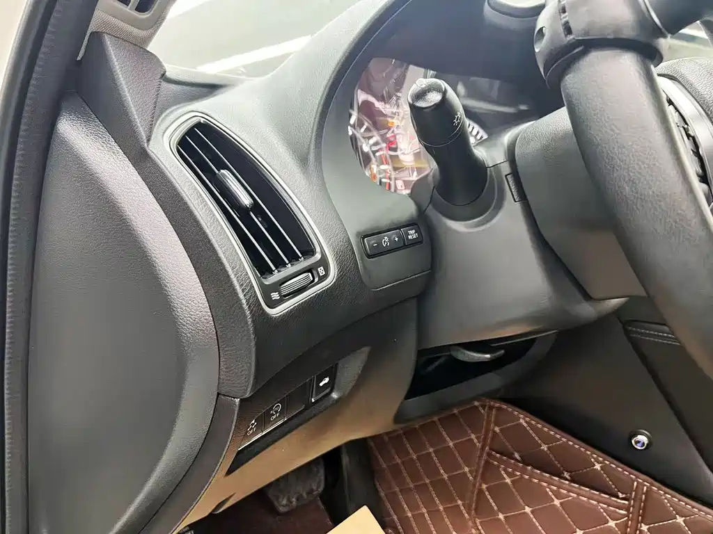 Infiniti Q50L — миниатюра 11