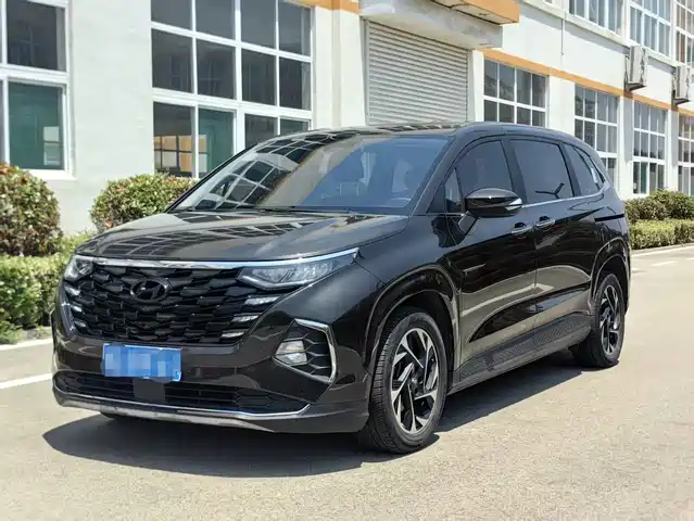 Hyundai Custo