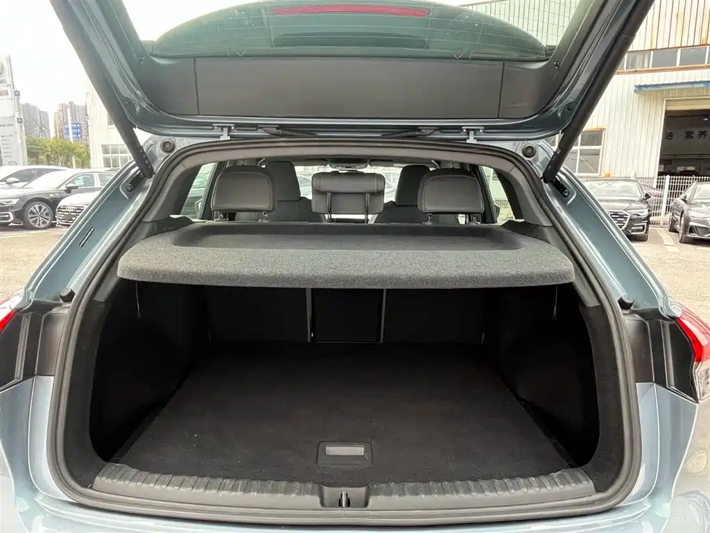 Audi Q4 e-tron — миниатюра 12