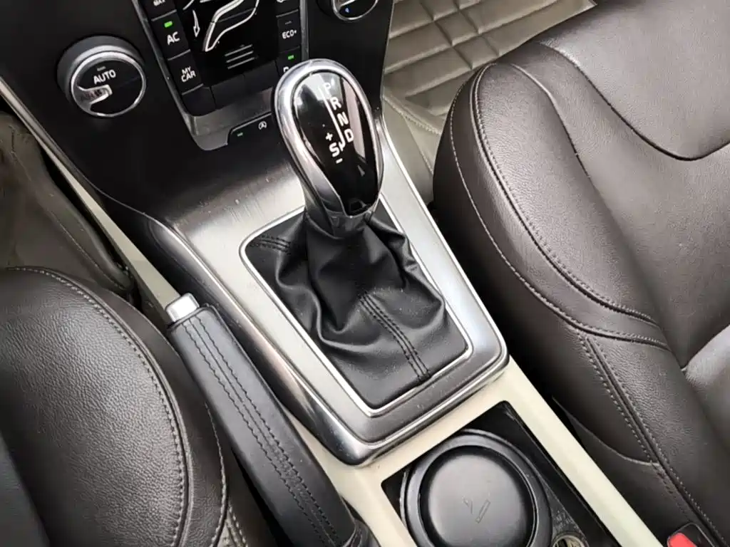 Volvo V40 — миниатюра 14