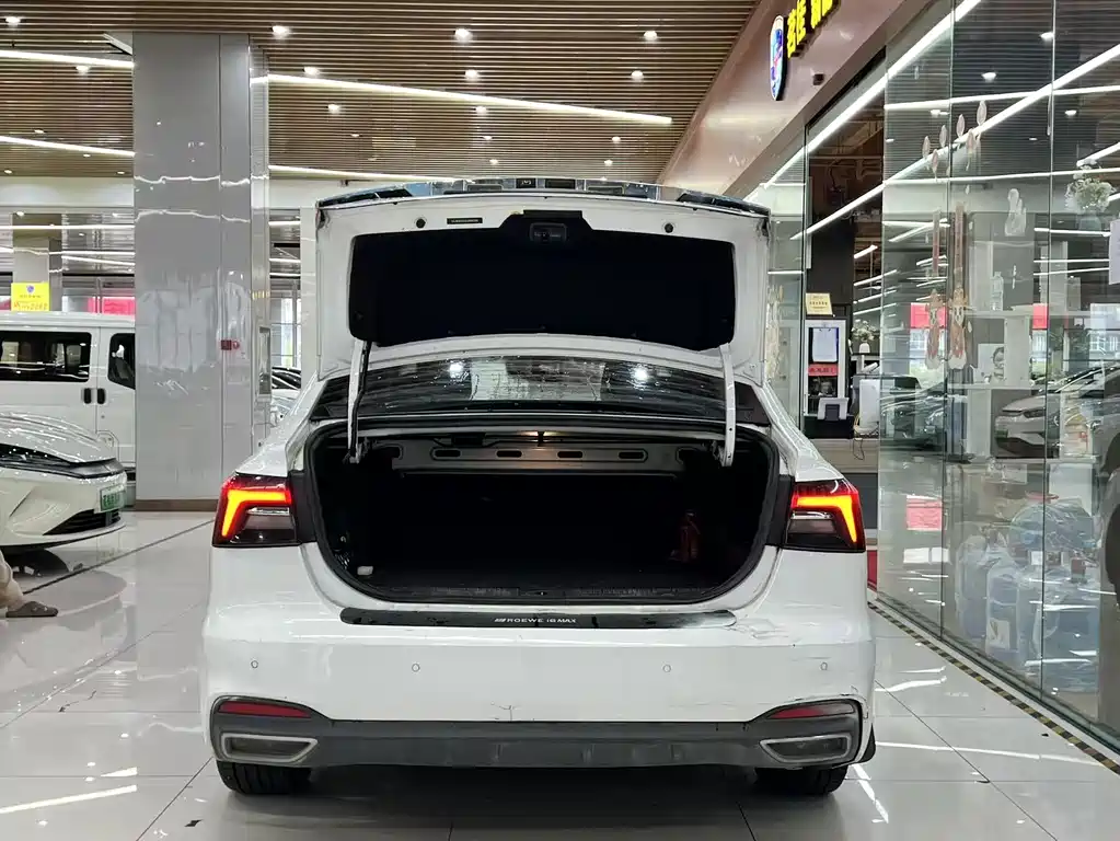 Roewe i6 MAX New Energy — миниатюра 9