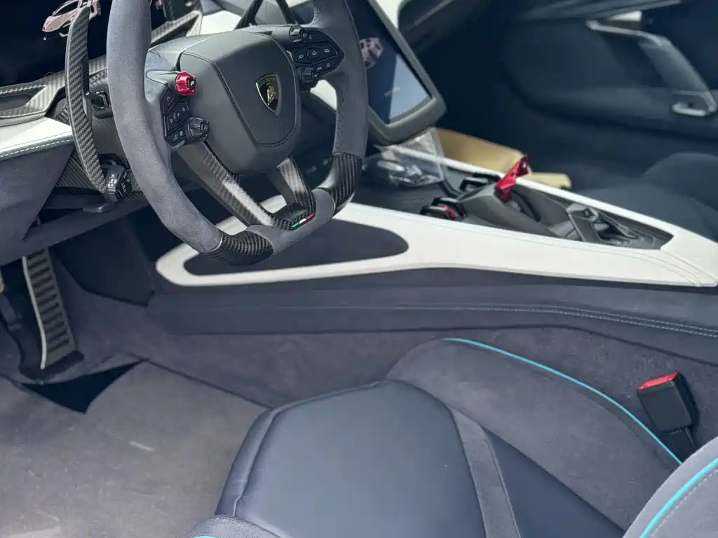 Lamborghini Revuelto 2023 6.5L PHEV Standard