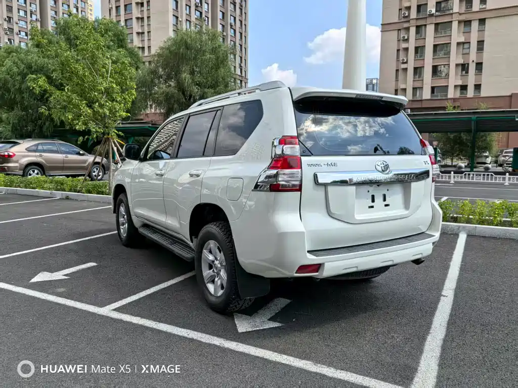 TOYOTA PRADO