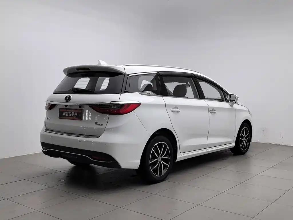 BYD MAX — миниатюра 2
