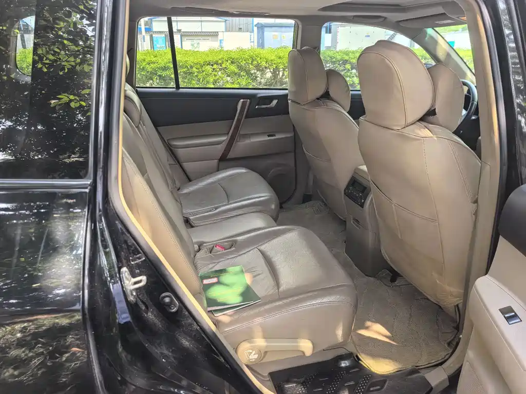 Toyota Highlander — миниатюра 10
